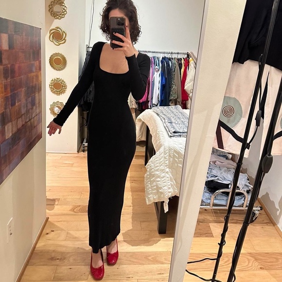 SKIMS Dresses & Skirts - SKIMS Black Maxi Dress with Long Sleeves